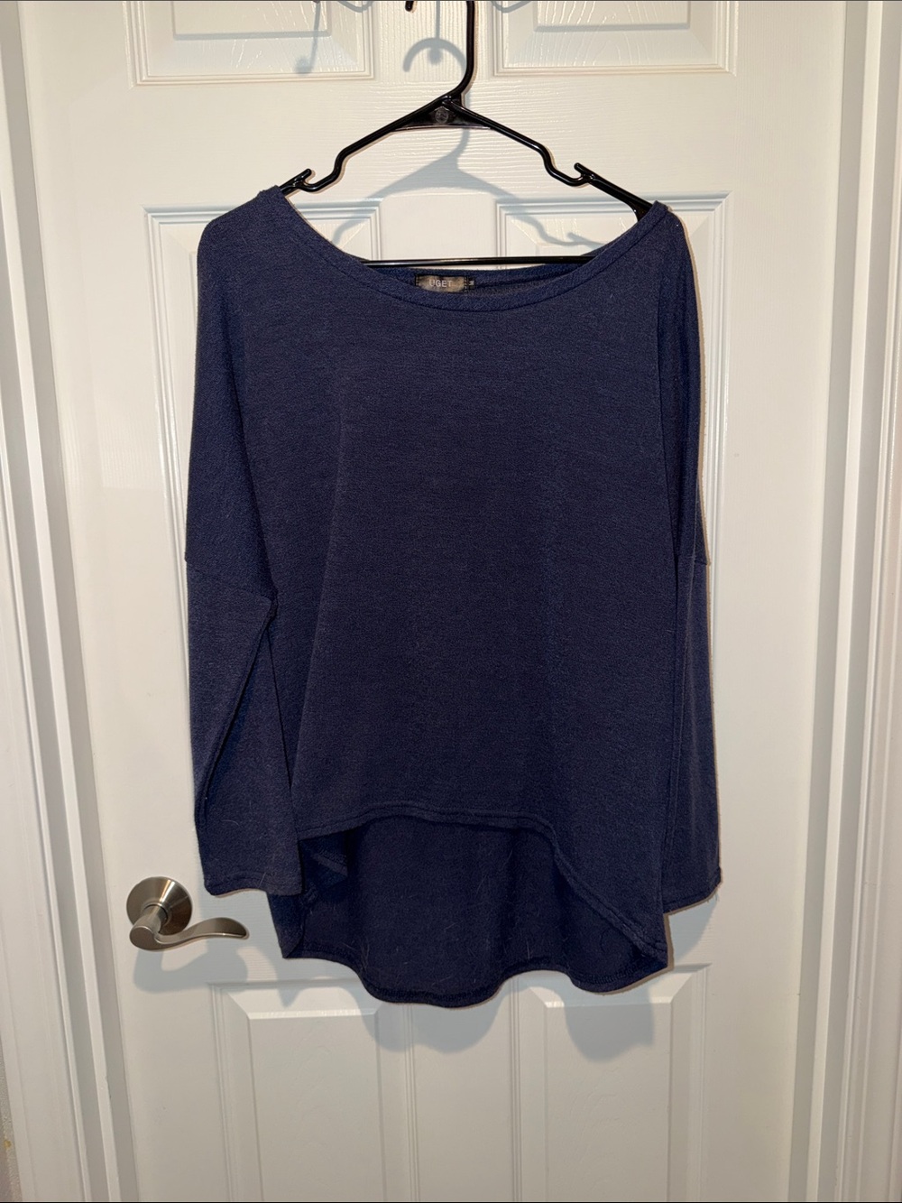 Slim-Boatneck Long Sleeve Sweater in Navy